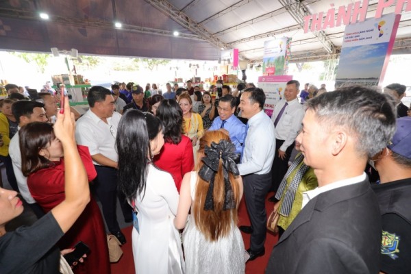 TINH HOA LÀNG NGHỀ VÀ ĐẶC SẢN VÙNG MIỀN NĂM 2023